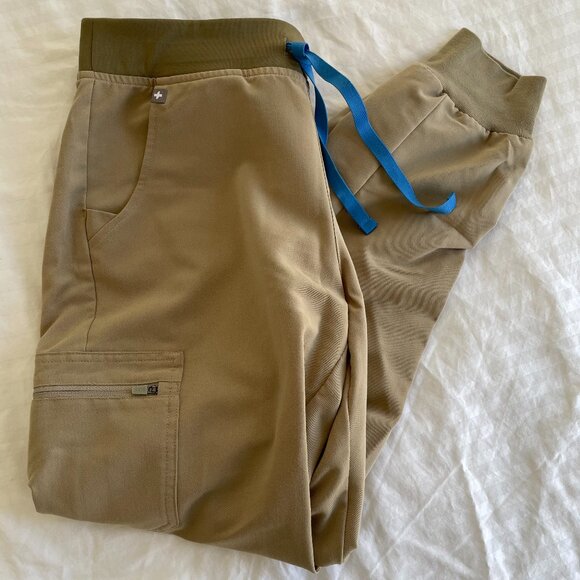 FIGS ZAMORA KHAKI (M) - Picture 1 of 2